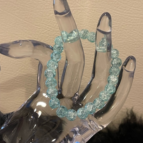 Beautiful Shiny Beaded Bracelet - Picture 2 of 2